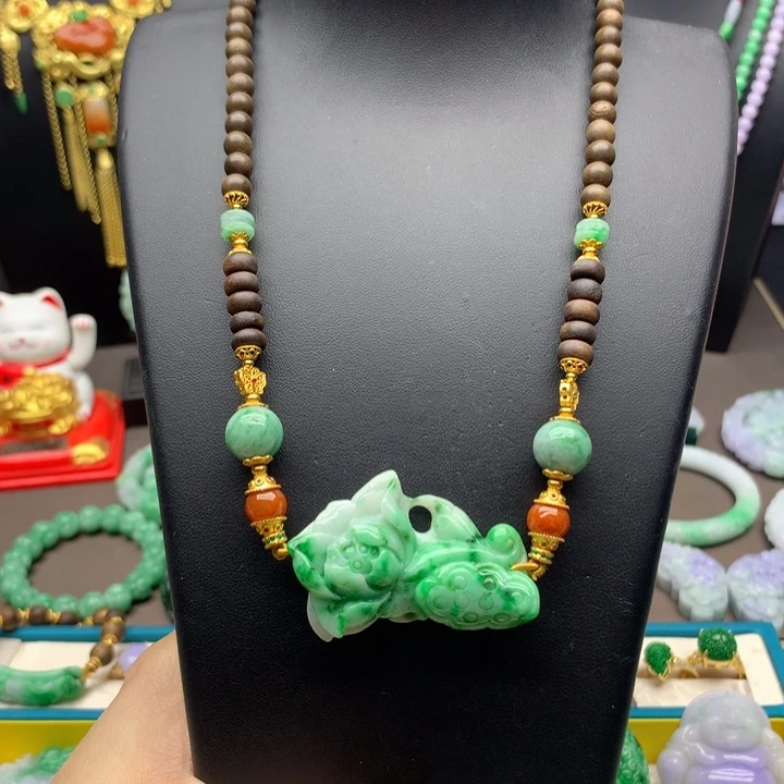 翡翠未镶嵌颈饰翡翠莲蓬