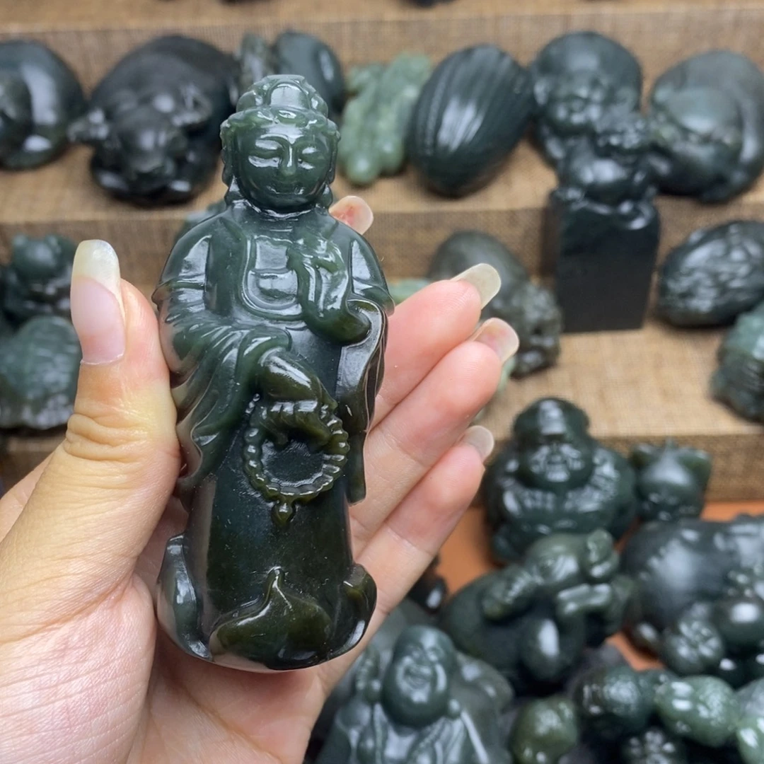 知***乐和田玉未镶嵌颈饰