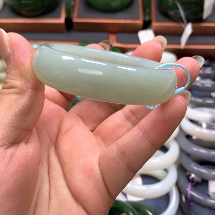 【闪购商品】未镶嵌手镯和田玉