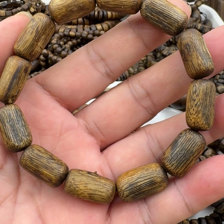 沉香手串乌身手串10克