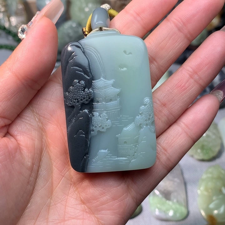 和田玉挂件未镶嵌都**?