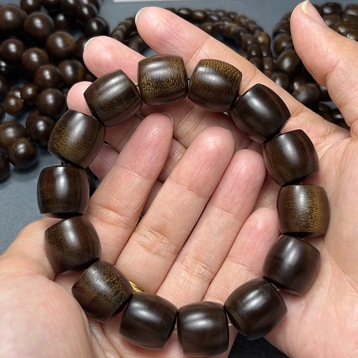 沉香手串白棋玉化