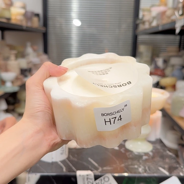 H74。        人。