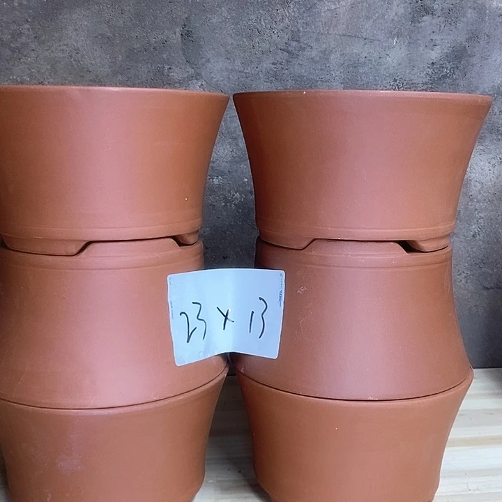 紫砂花盆我在外面