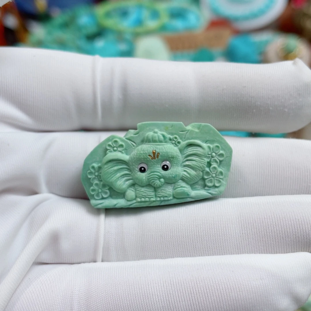 绿松石未镶嵌珠宝奇石