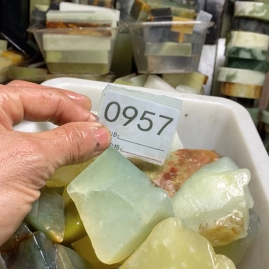 【闪购商品】未镶嵌蛇纹石玉珠宝玉器
