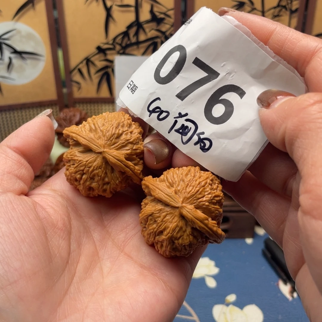 文玩核桃把件76号40闷白