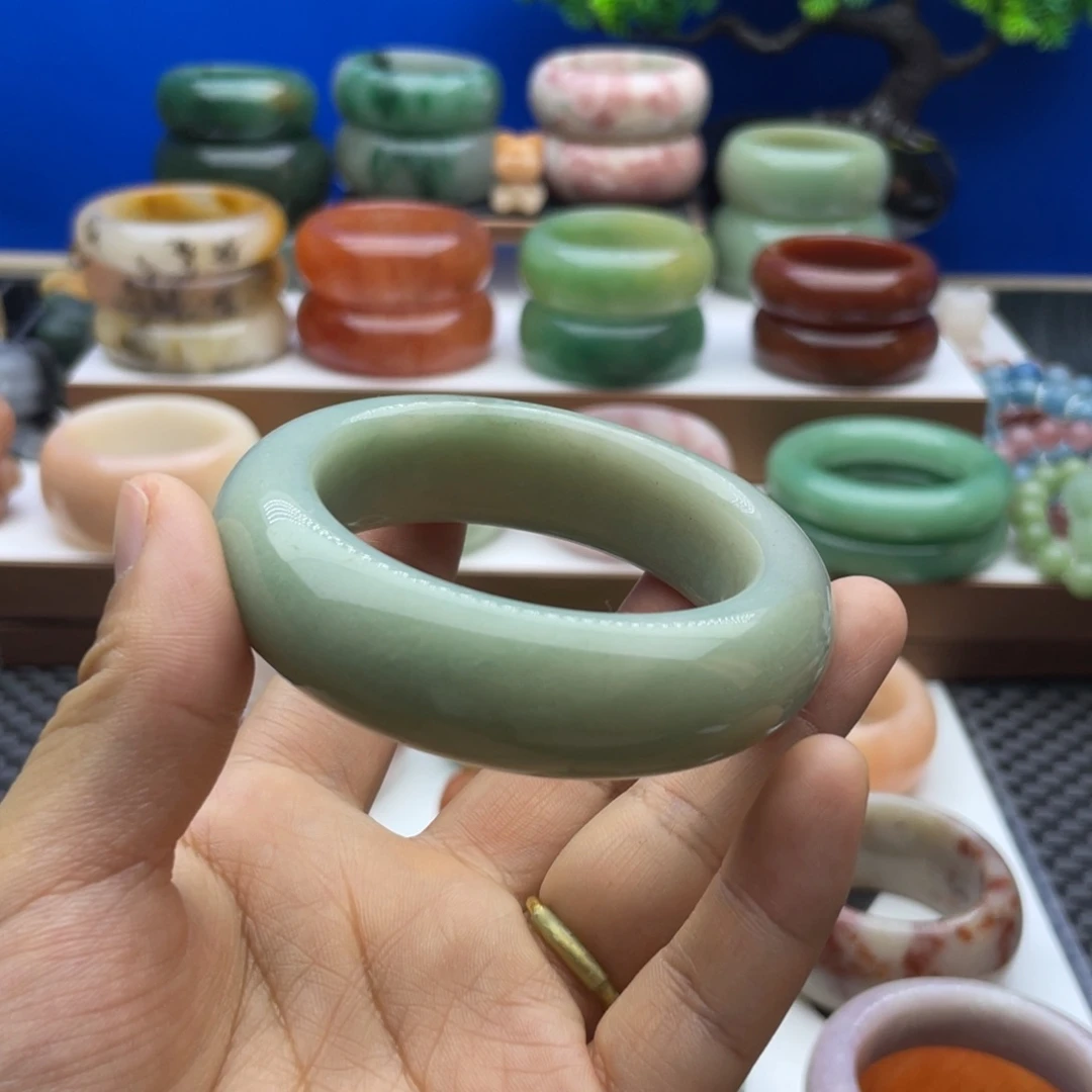 石英质玉未镶嵌手镯