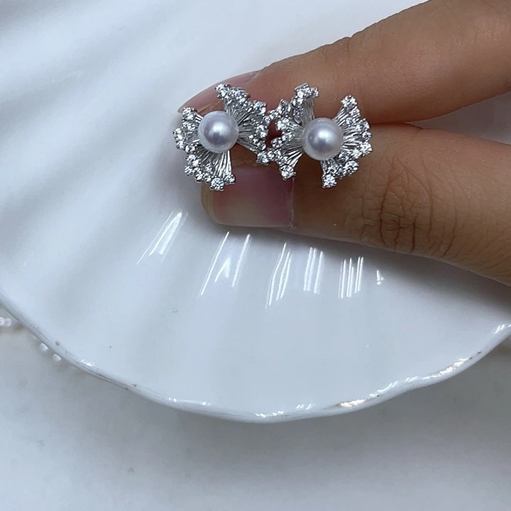银S925镶嵌耳饰淡水珍珠