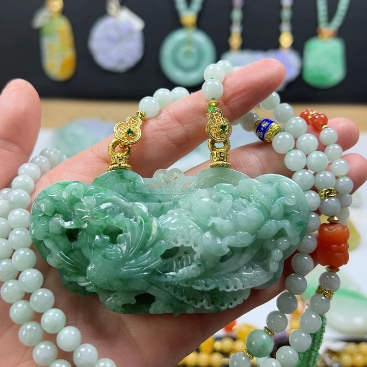 颈饰未镶嵌翡翠吊坠