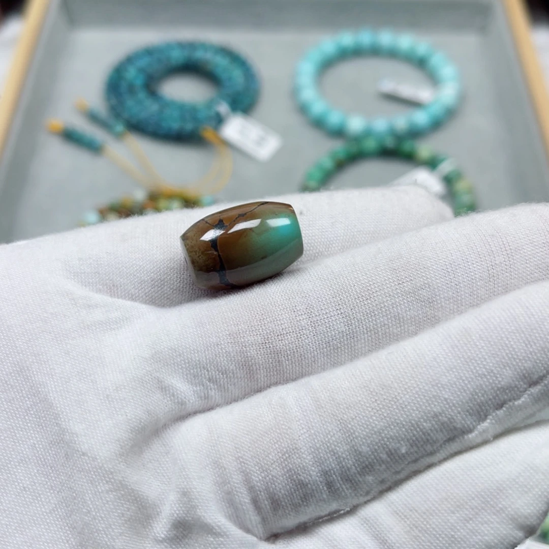 绿松石未镶嵌挂件