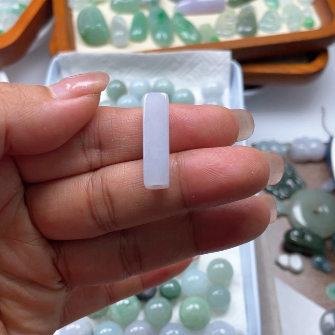 翡翠未镶嵌颈饰67896789