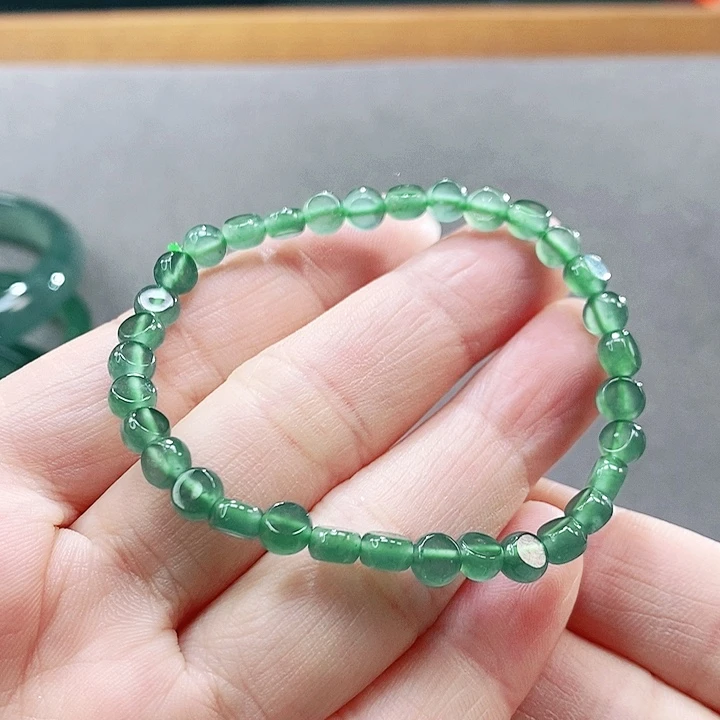 翡翠未镶嵌手镯（圆镯）