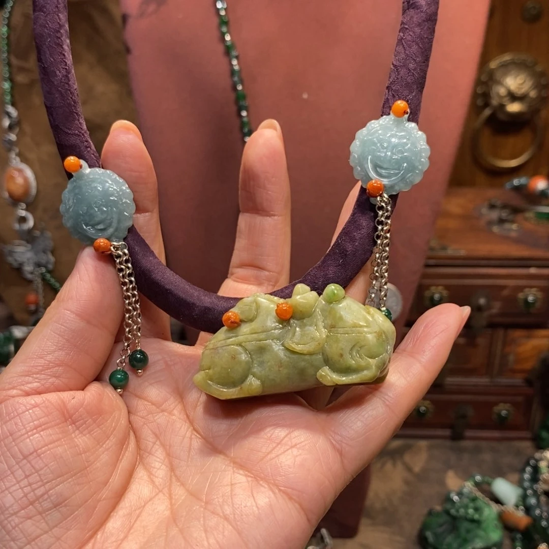 翡翠吊坠(赠链)未镶嵌