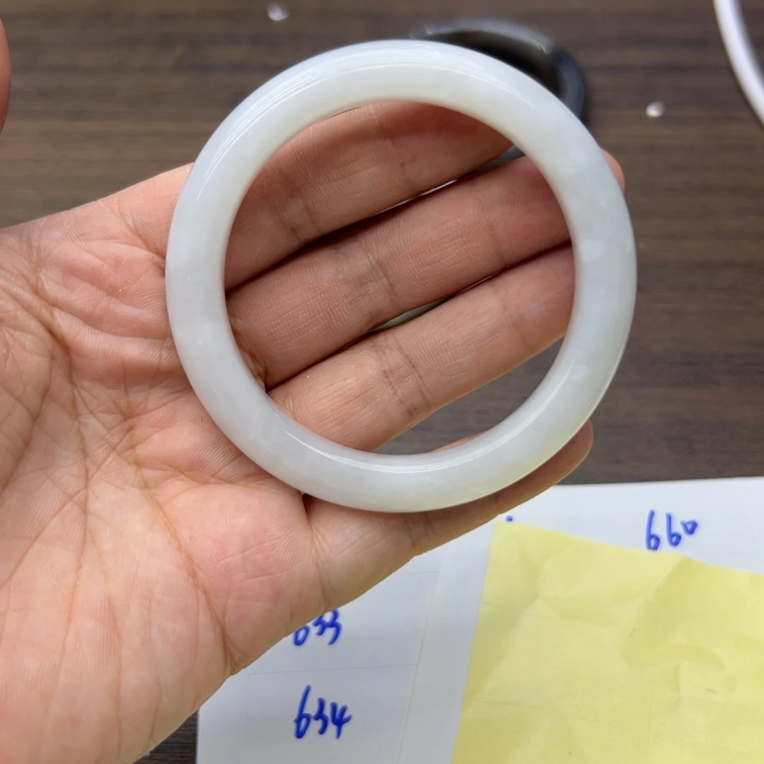 和田玉未镶嵌手镯56.1圈围632