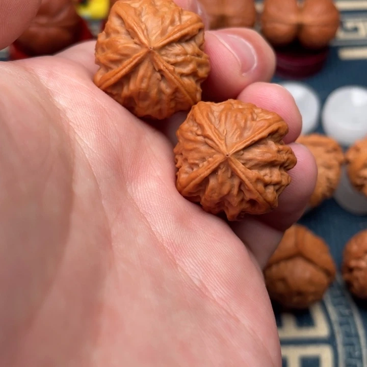 把件文玩核桃四棱