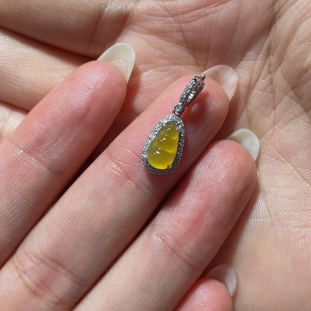 翡翠18K金镶嵌吊坠(不含链)鹤****妮