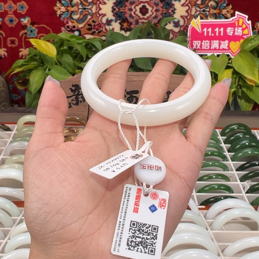 和田玉未镶嵌手镯和田玉羊脂白玉手镯