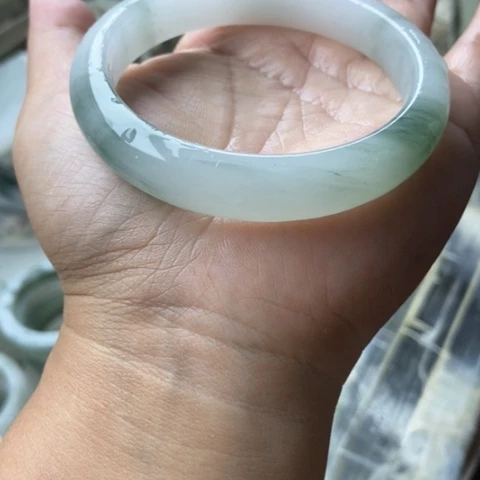 幸***乐石英质玉（金丝玉）手镯未镶嵌
