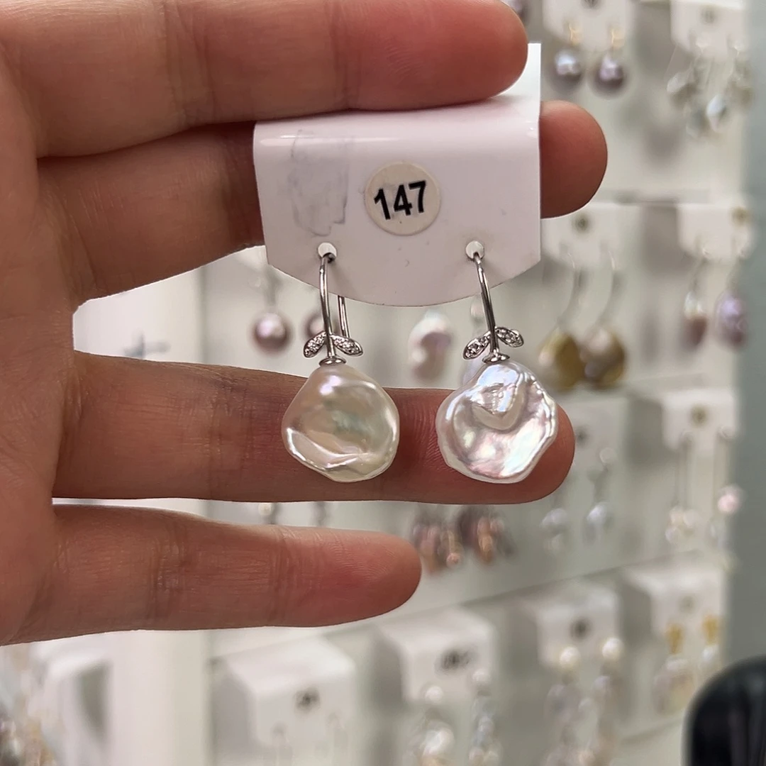 非金属巴洛克花瓣耳饰