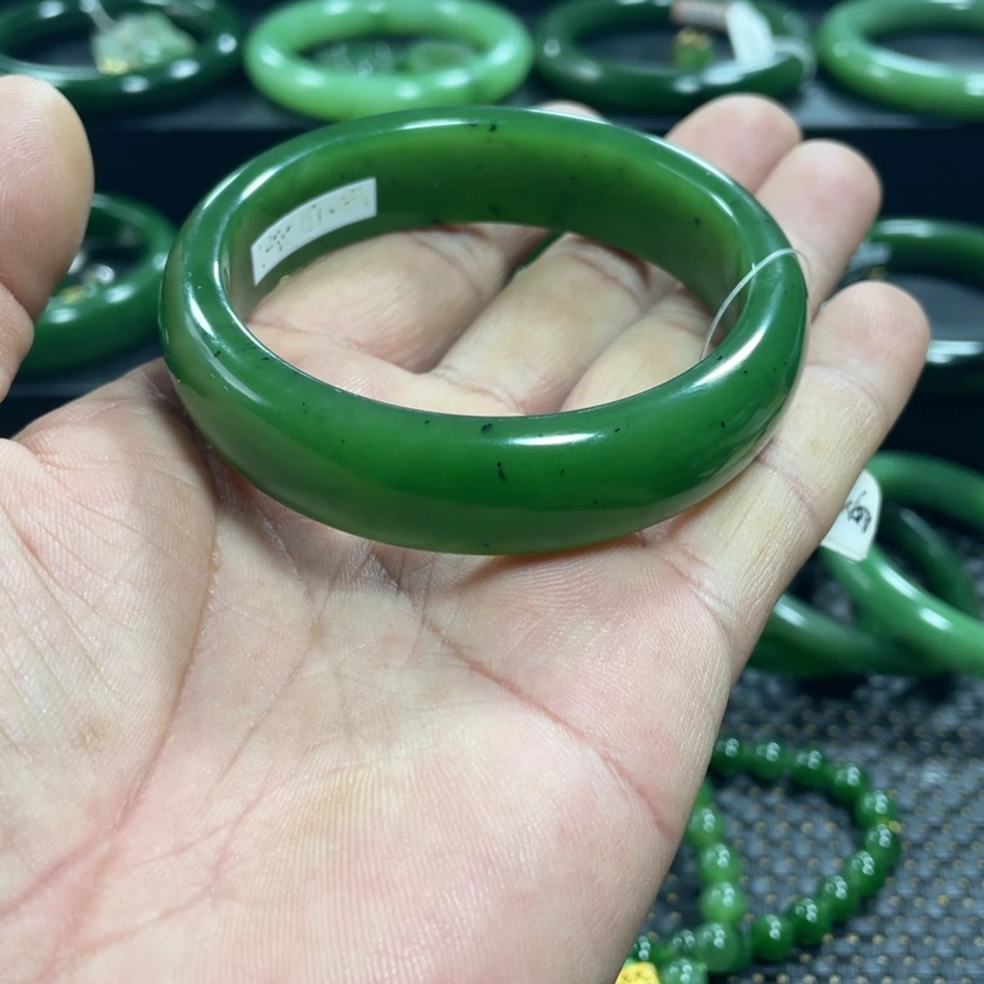 和田玉（碧玉）未镶嵌手镯