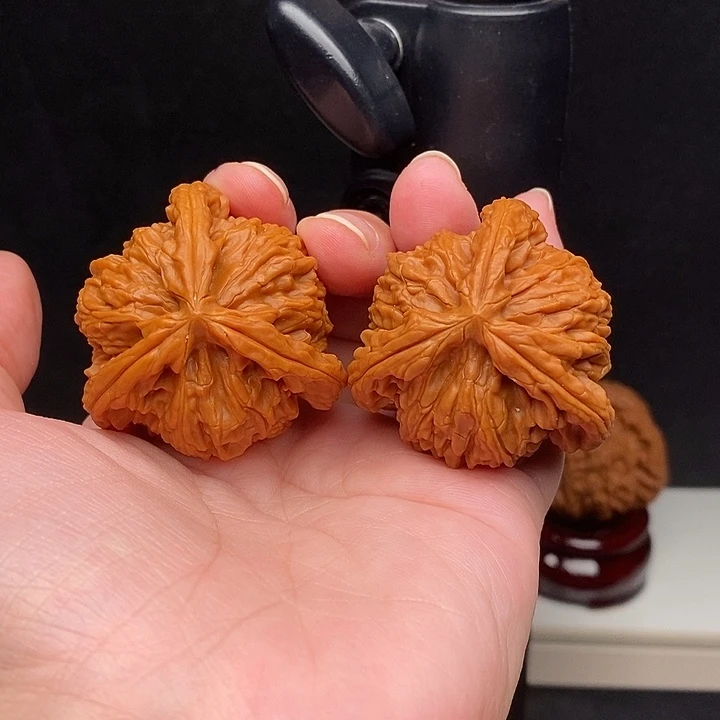 徐***博文玩核桃吊坠白奔