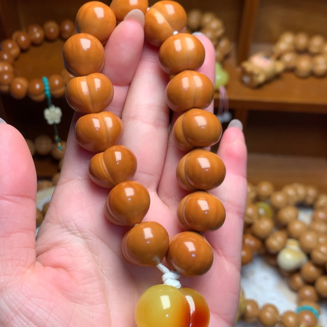 猴头核桃把件16玻璃底手持爱心