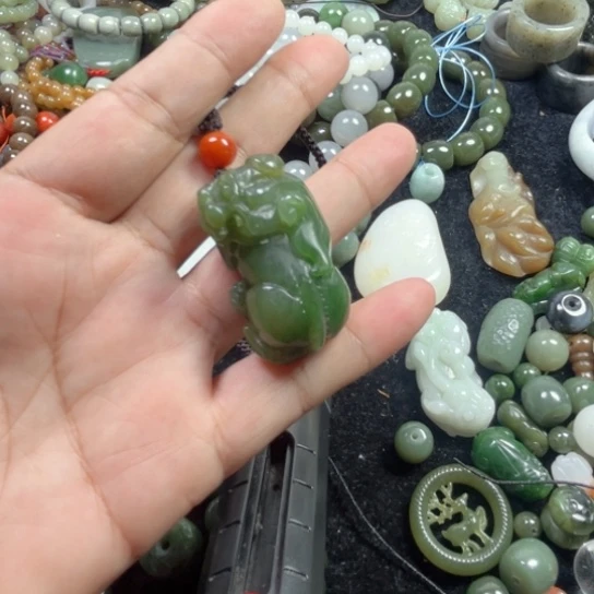 手串未镶嵌和田玉（碧玉）