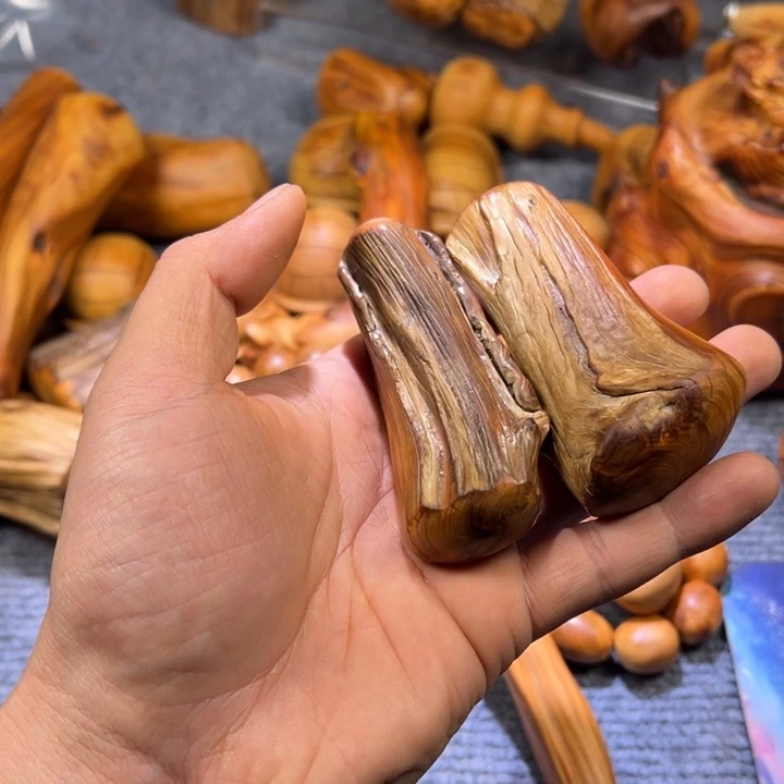 *****柏木（崖柏）陈化老料手串把件