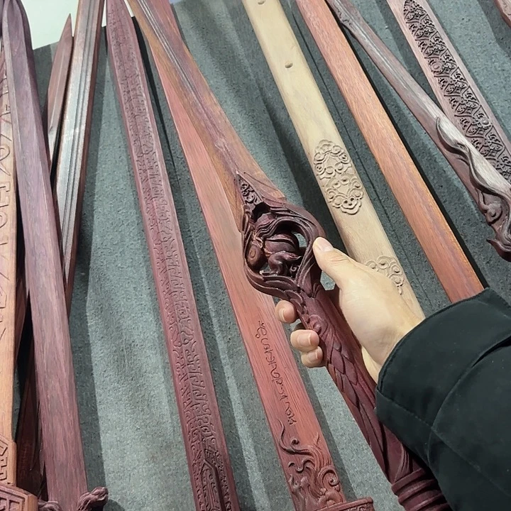 秋***…紫心苏木（紫罗兰木）