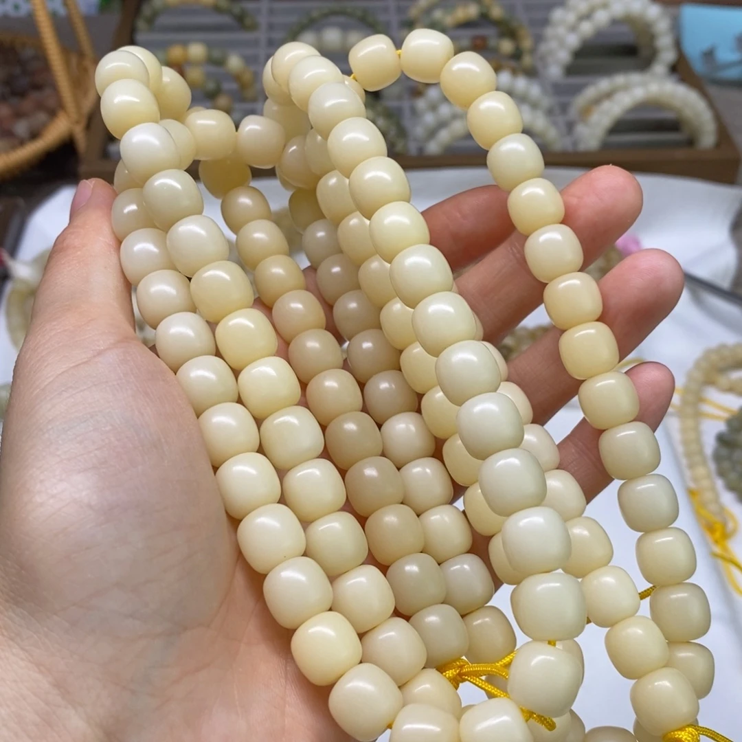 花***贵吊坠菩提根/象牙果花开