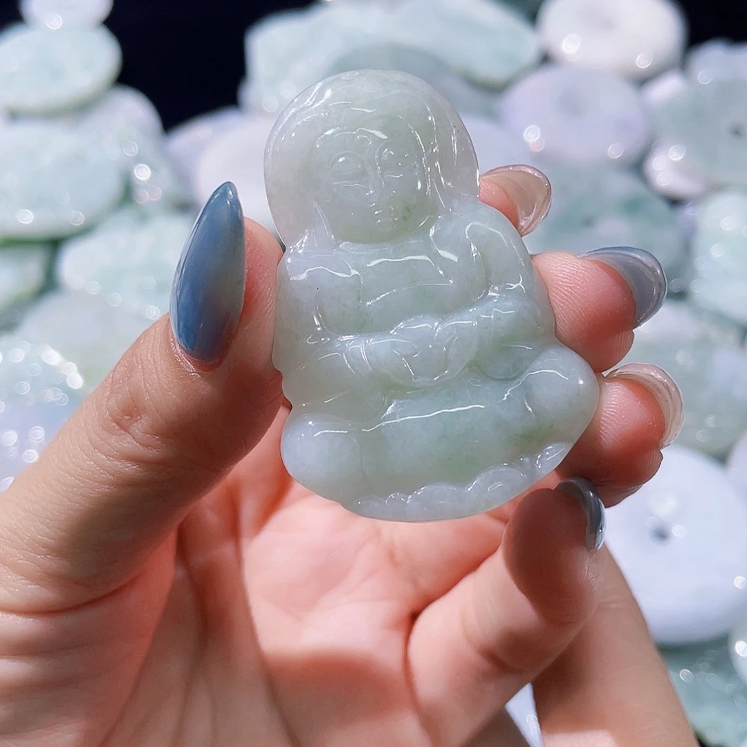 翡翠未镶嵌颈饰观音