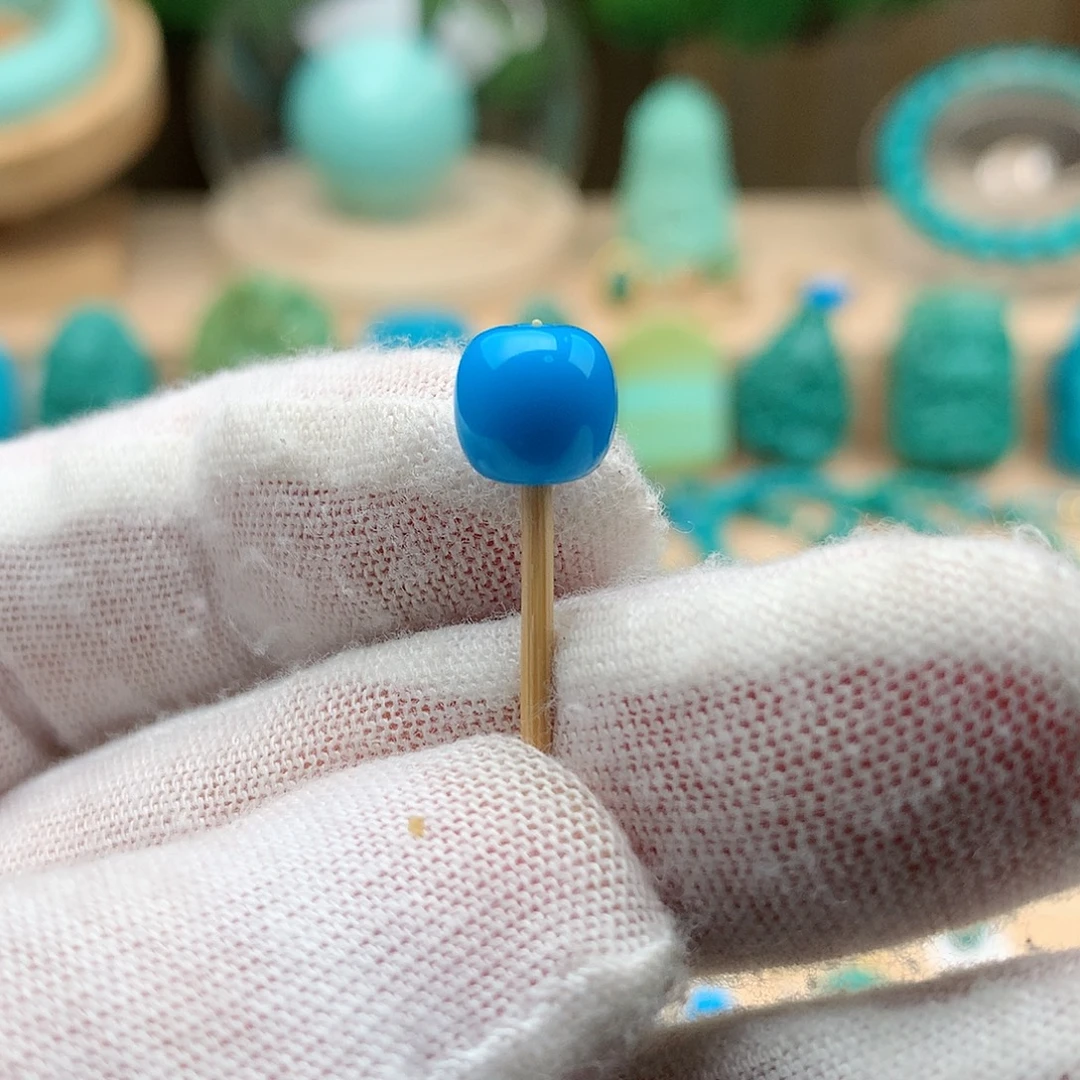 绿松石未镶嵌颈饰