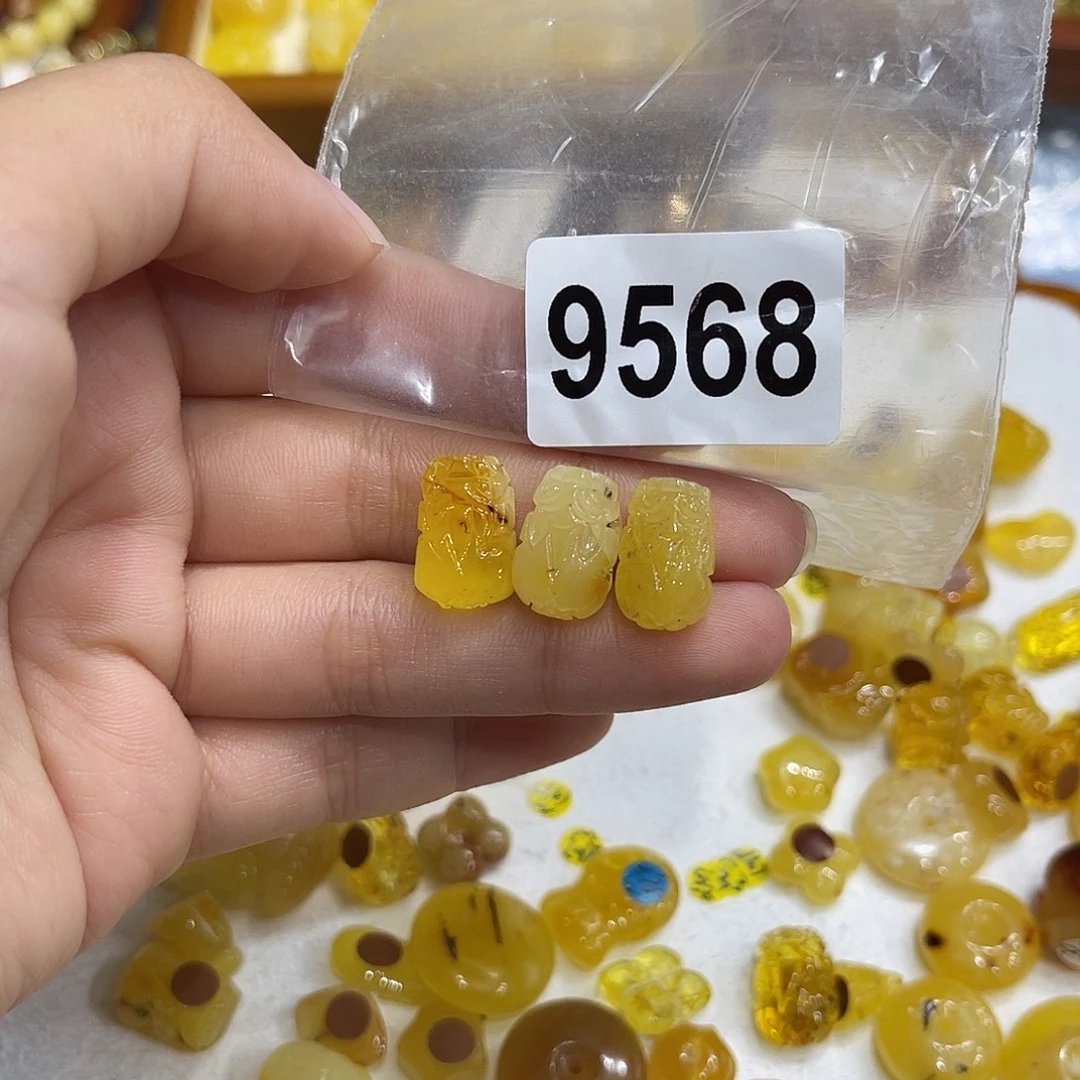 琥珀未镶嵌珠宝奇石