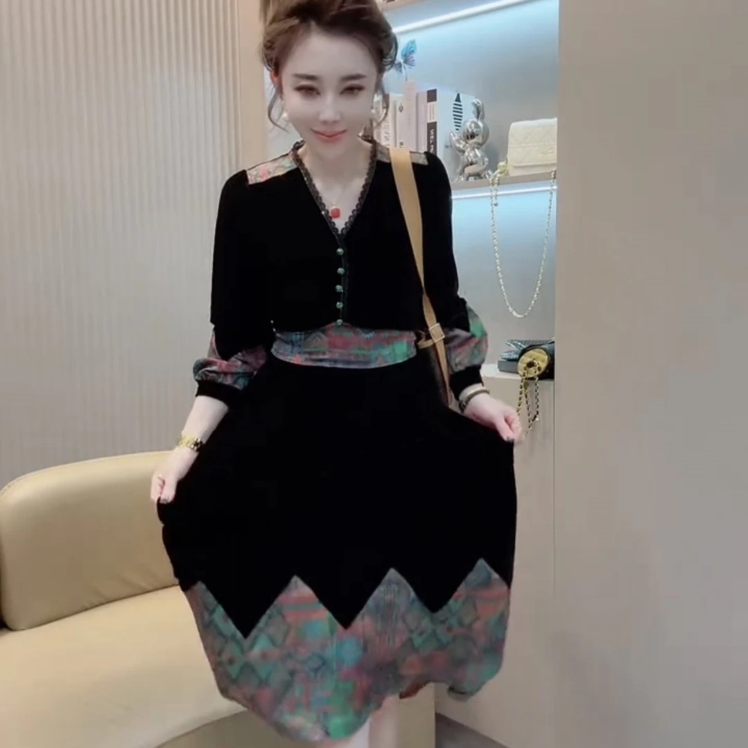 新中式复古秋冬拼接V领常规新款宽松腰连衣裙长袖裙子气质洋气