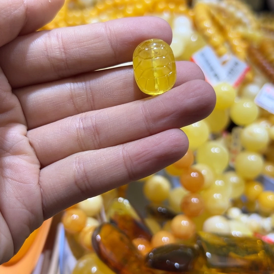 琥珀珠宝奇石未镶嵌