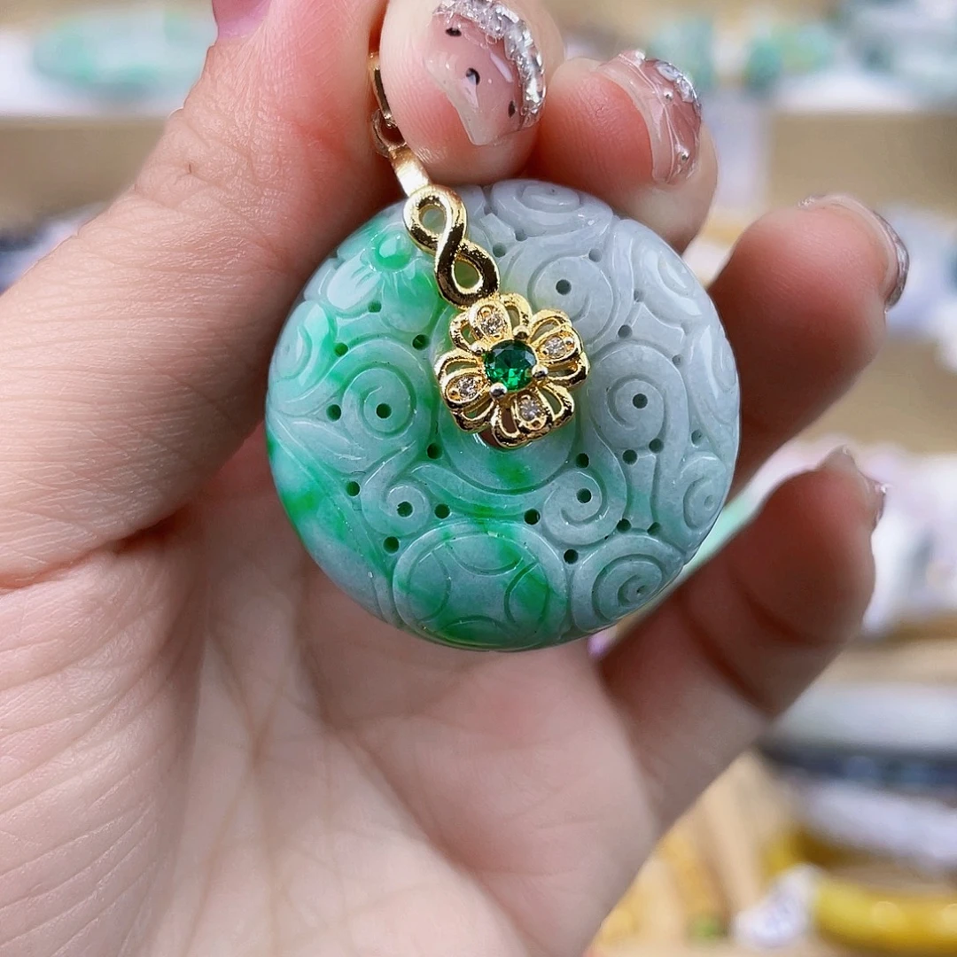 翡翠未镶嵌手链吊坠