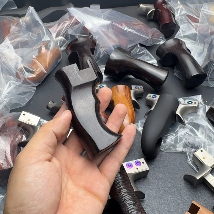 锁凤十代紫光檀木柄