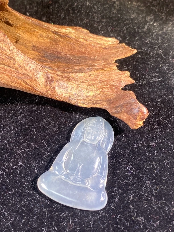 天然缅甸翡翠A货素衣观音