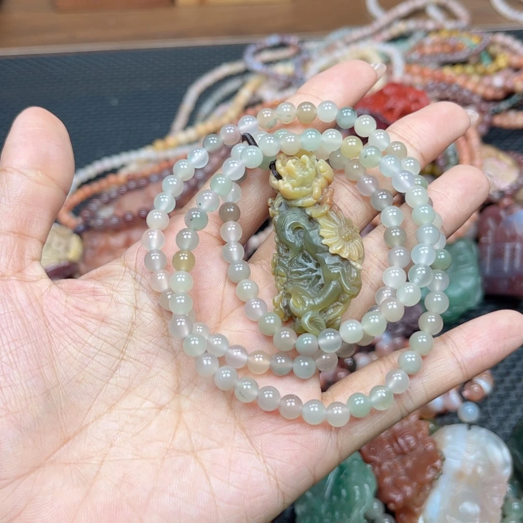 石英质玉颈饰未镶嵌若*ツ