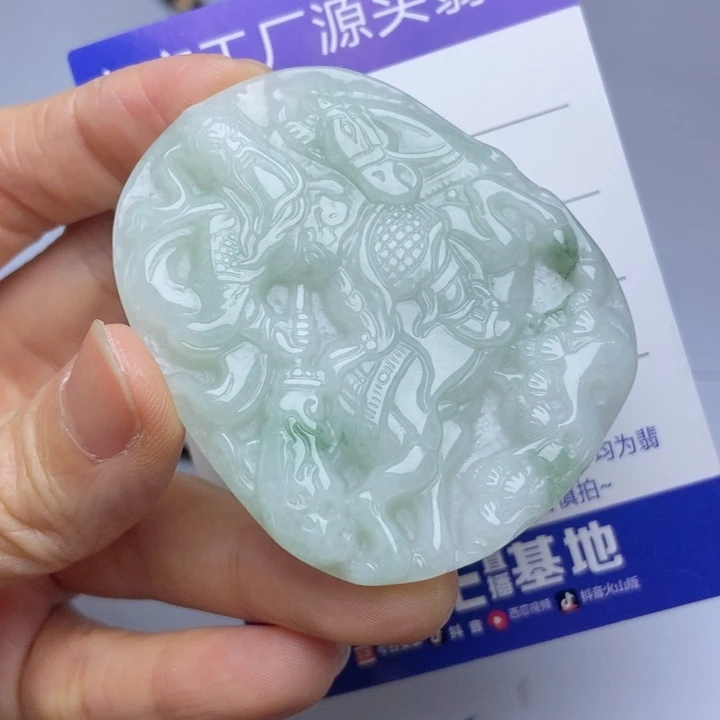 翡翠未镶嵌项圈翡翠