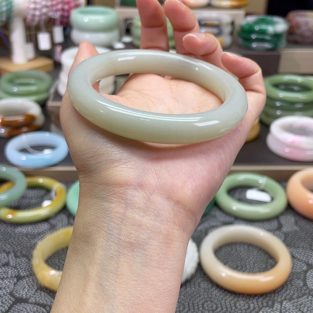 石英质玉未镶嵌手镯