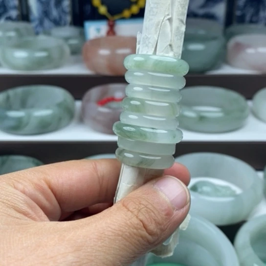 石英质玉（金丝玉）未镶嵌手镯