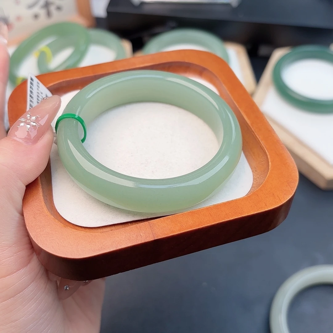 石英质玉未镶嵌手镯54