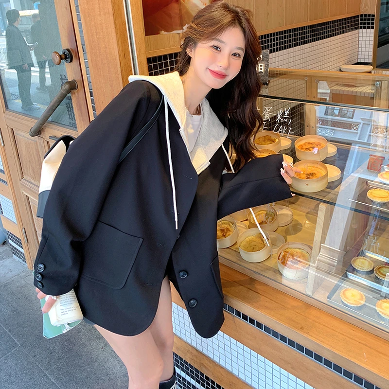 黑色假两件连帽小西装外套女短款2025春天新款韩版设计感减龄西服