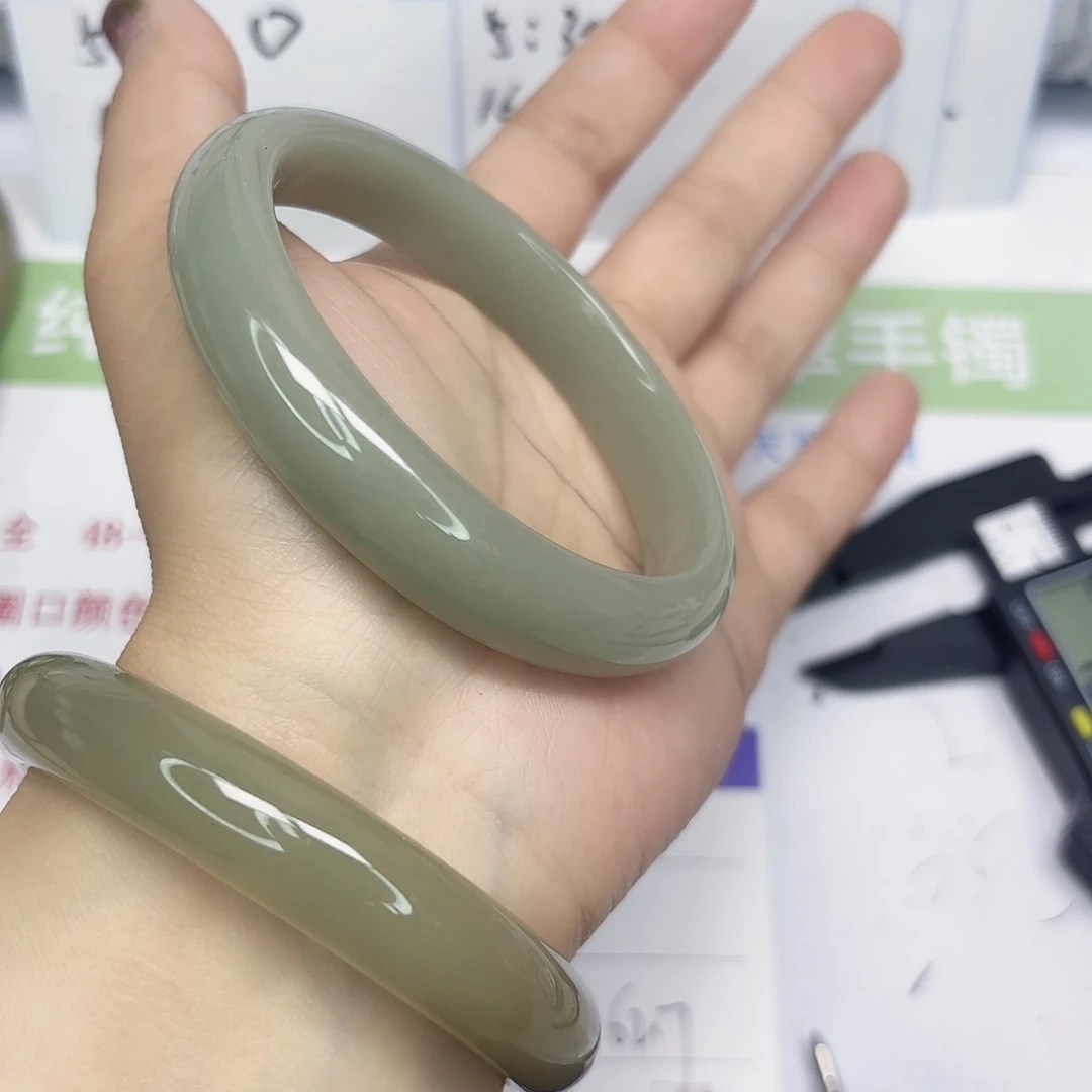 石英质玉未镶嵌手镯75/6362