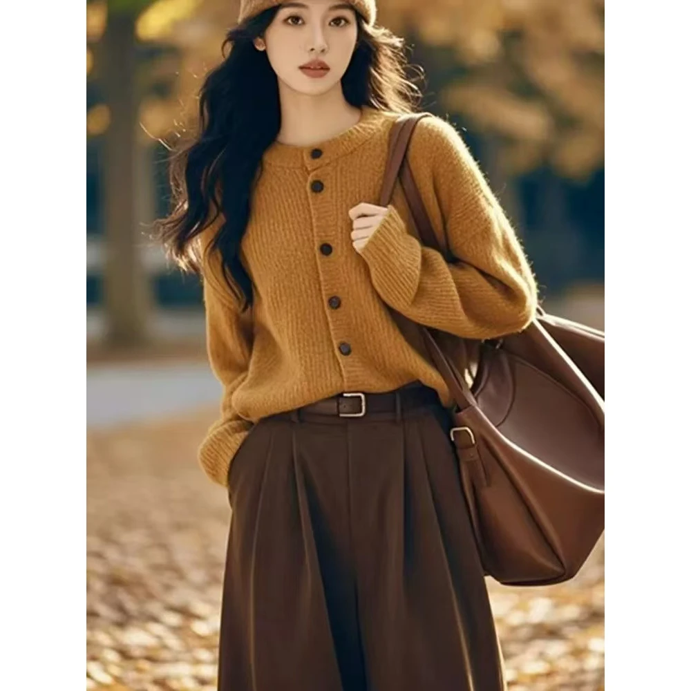 2024新款宽松复古漂亮高级感超好看的姜黄色针织开衫女秋冬季