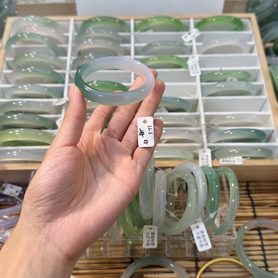 玛瑙/玉髓未镶嵌手镯圈口52.3