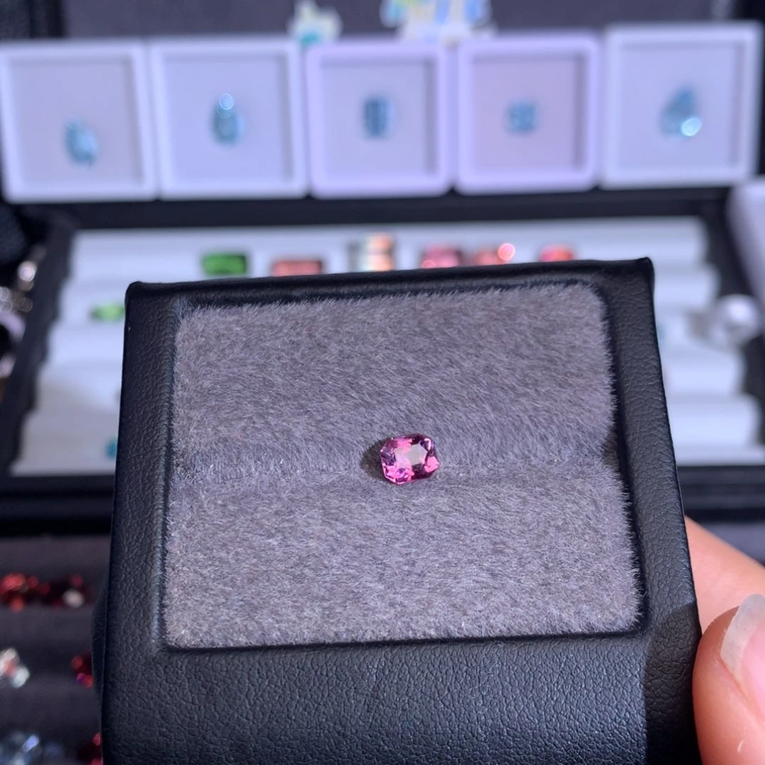 尖晶石裸石0.77克拉