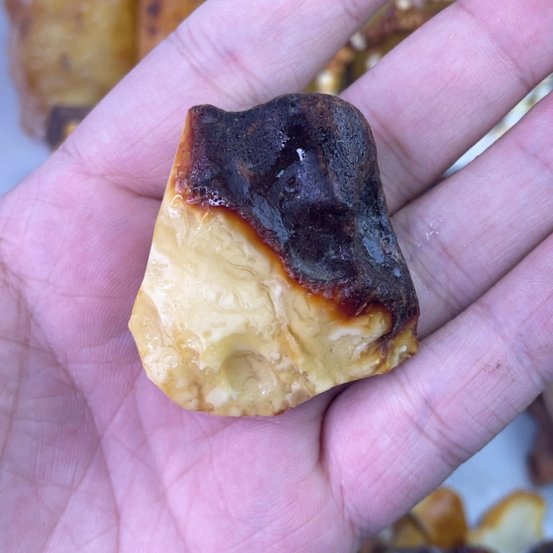 定制琥珀天然琥珀牌子